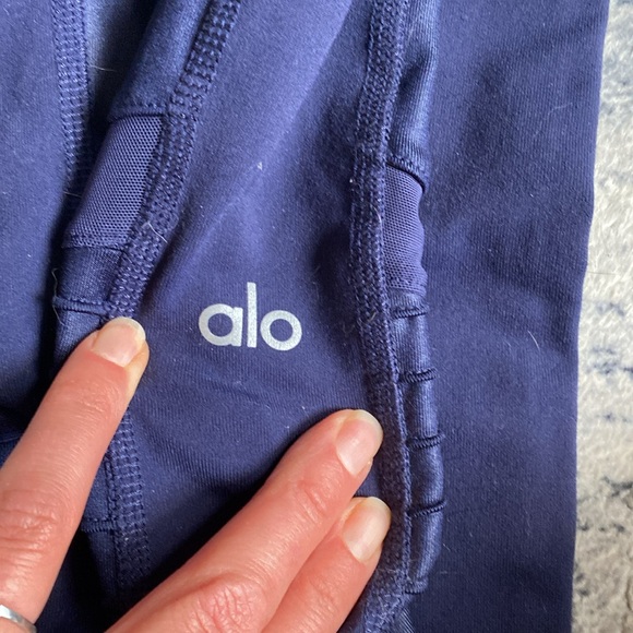 EUC Navy Size M Alo Yoga Moto Leggings - Picture 4 of 4
